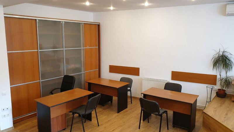 Piata Consitutiei  Bulevardul Regina Maria   Piata Unirii - metrou 10 min